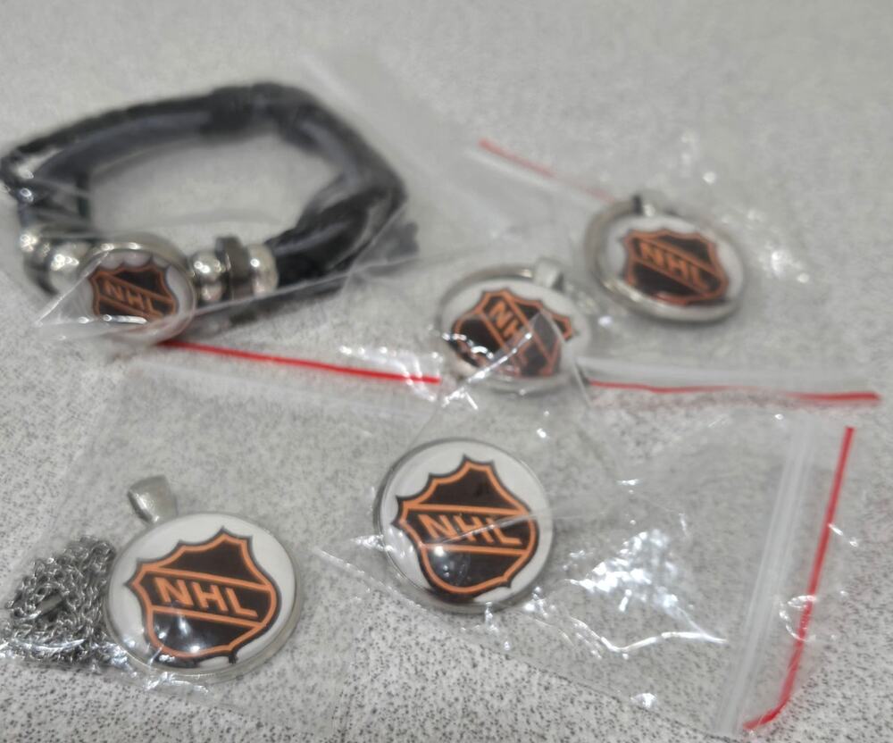 NHL 5 Piece Jewlery Set Bracelet 2 Keychains Neclace And Pin NWOTS